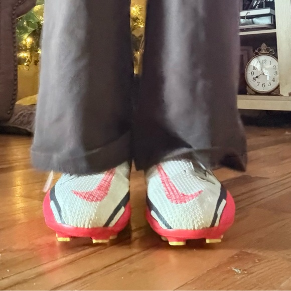 Nike Phantom GT Elite DF SG Pro Crimson Pro cleats. Size 6 mens/7‎ women’s - Picture 3 of 5